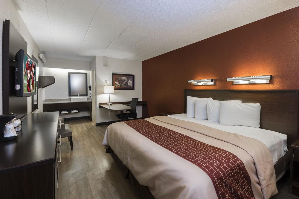 Red Roof Inn Plus+ Wilmington - Newark Christiana Exteriör bild