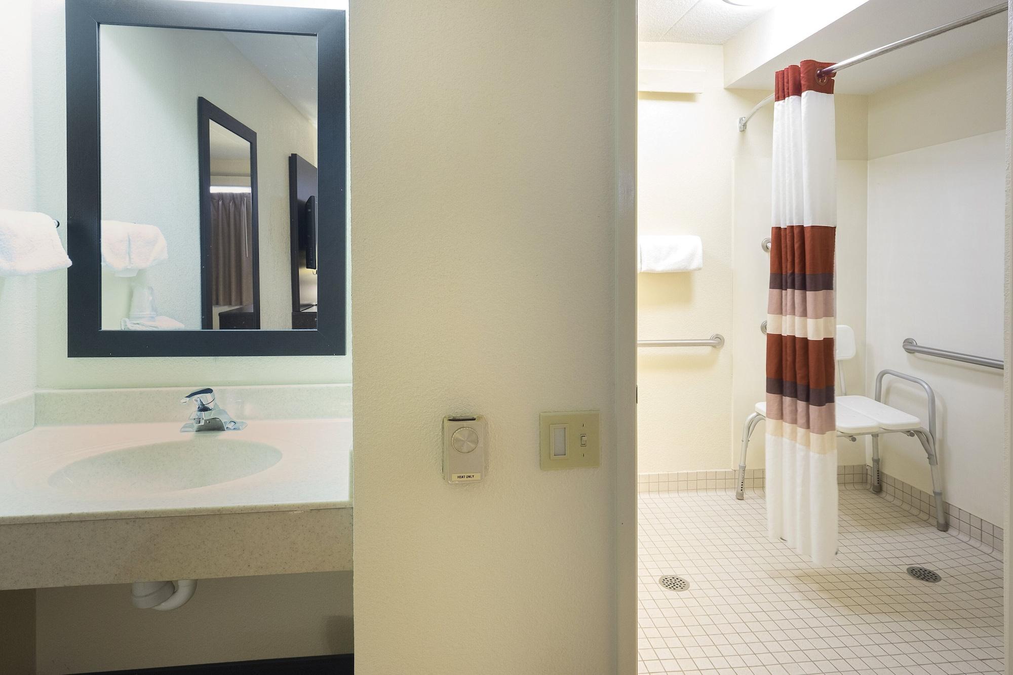 Red Roof Inn Plus+ Wilmington - Newark Christiana Exteriör bild