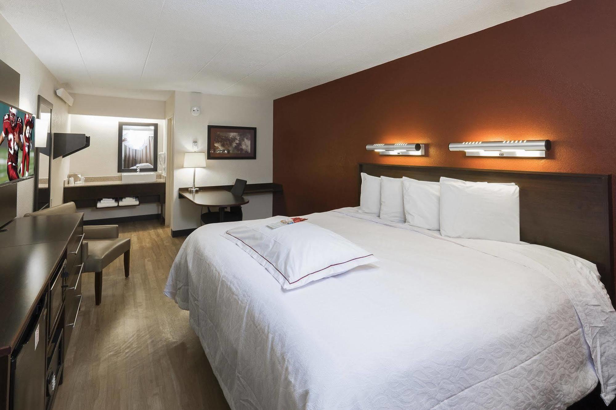 Red Roof Inn Plus+ Wilmington - Newark Christiana Exteriör bild