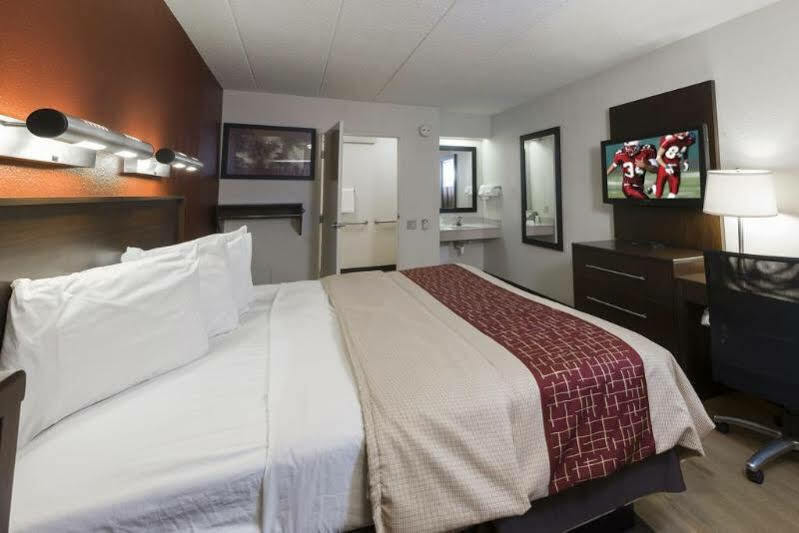 Red Roof Inn Plus+ Wilmington - Newark Christiana Exteriör bild