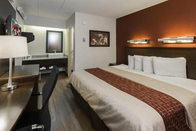 Red Roof Inn Plus+ Wilmington - Newark Christiana Exteriör bild